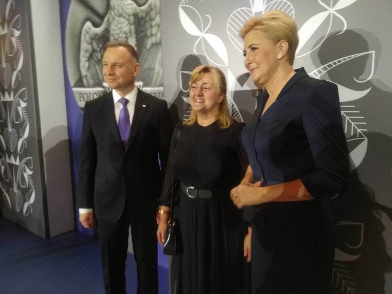 Izabela Mazurek z parą prezydencką RP 1